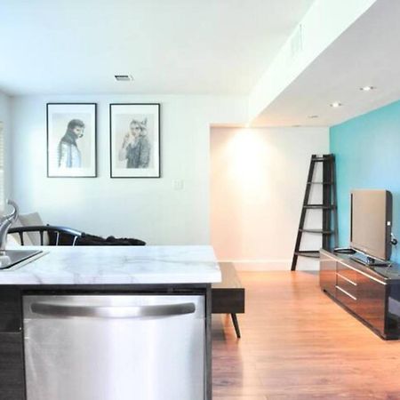 Cozy 1 Bd Suite Centrally Located Βόρειο Βανκούβερ Εξωτερικό φωτογραφία