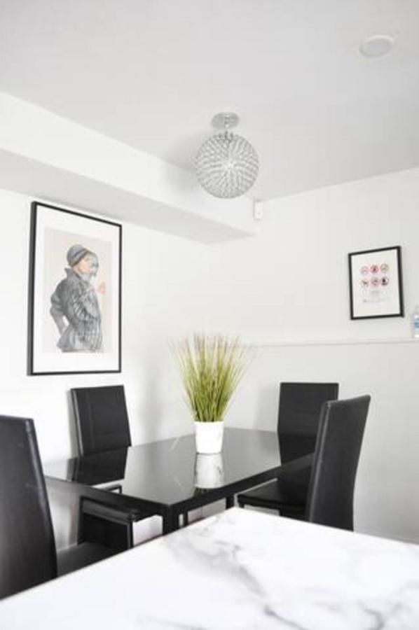 Cozy 1 Bd Suite Centrally Located Βόρειο Βανκούβερ Εξωτερικό φωτογραφία