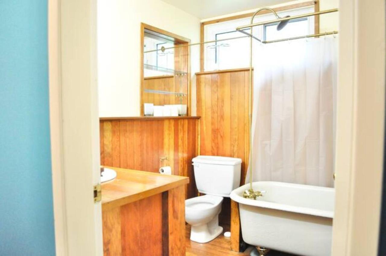 Cozy 1 Bd Suite Centrally Located Βόρειο Βανκούβερ Εξωτερικό φωτογραφία