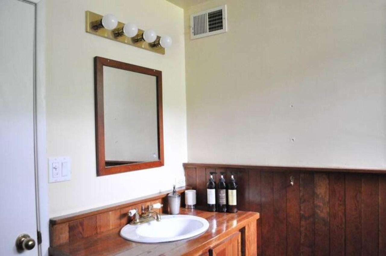 Cozy 1 Bd Suite Centrally Located Βόρειο Βανκούβερ Εξωτερικό φωτογραφία